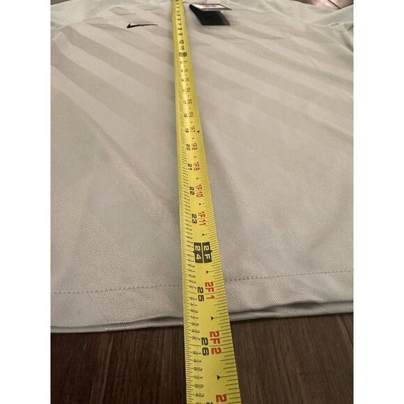 NEW Nike Womens Size Large (L) Dri-FIT Strike Soccer Shirt Gray - Picture 6 of 6